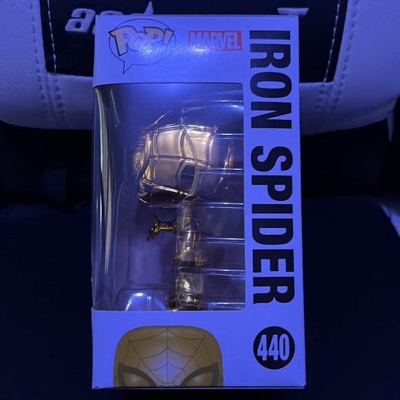 Iron Spider 440 Funko Pop - Picture 2 of 5